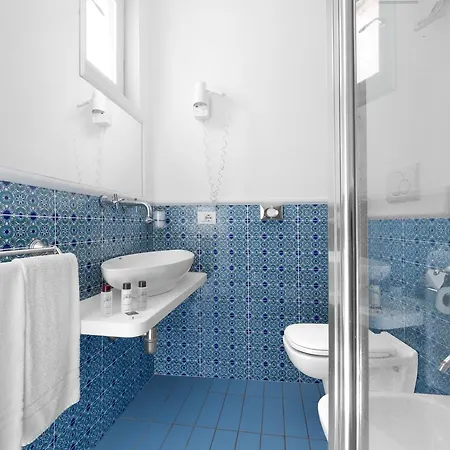 Bougainville Hotel