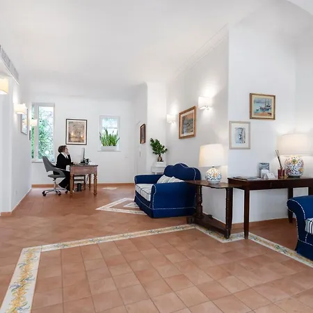 Bougainville Hotel