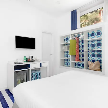Готель Bougainville 4*