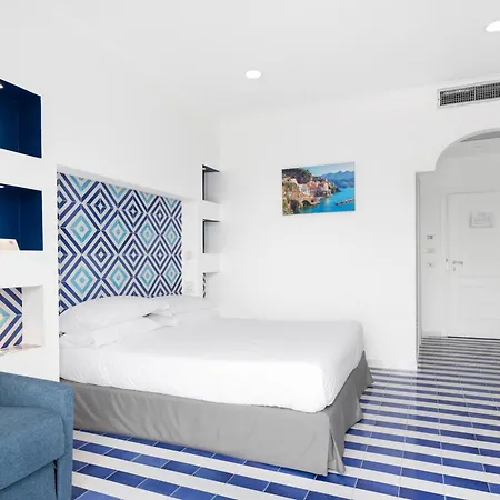 Bougainville Готель 4*