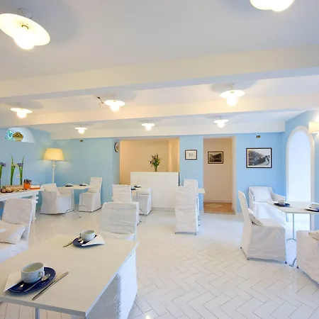 Hotel Bougainville
