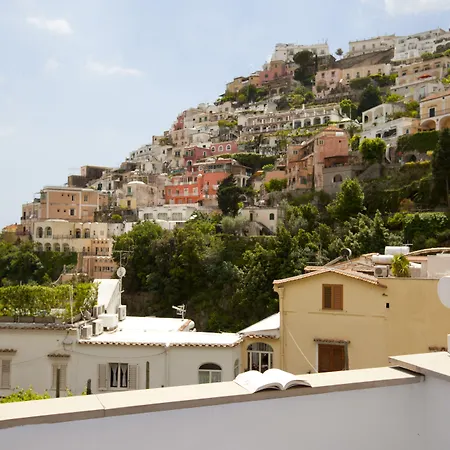 Bougainville Отель