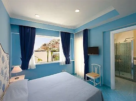 Bougainville 3*