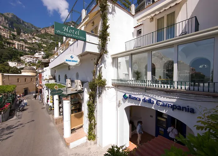 Готель Bougainville