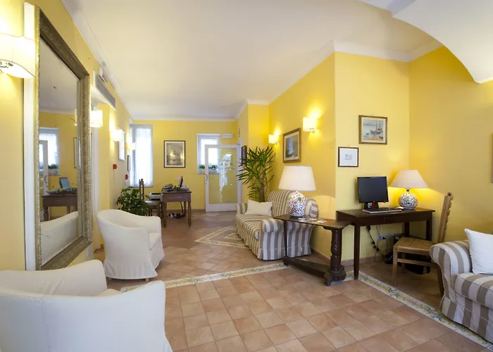 Bougainville Готель 3*