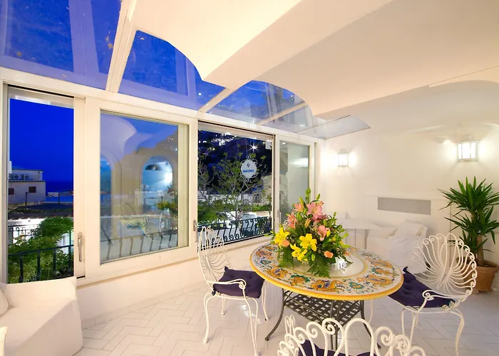 Bougainville 3* Позітано