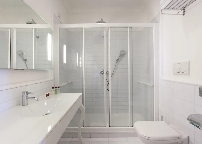 Bougainville Готель Позітано