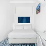 Bougainville Ποζιτάνο