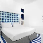 ブーゲンヴィル ホテル 4*