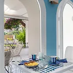 Ξενοδοχείο Bougainville 4*