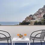 Ξενοδοχείο Bougainville 4*