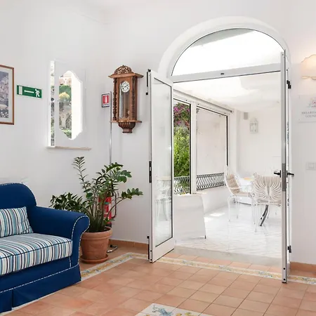 Bougainville Szálloda 3*