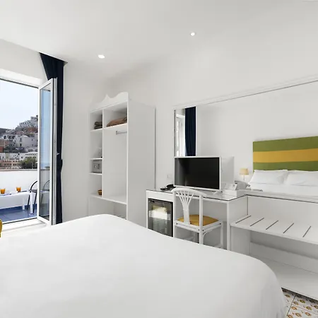 Bougainville 4*